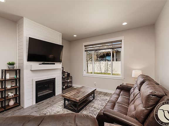 5th image of 6405 Southern Bluffs Ln