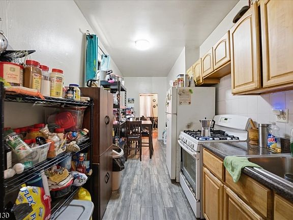 5th image of 70 4Th St