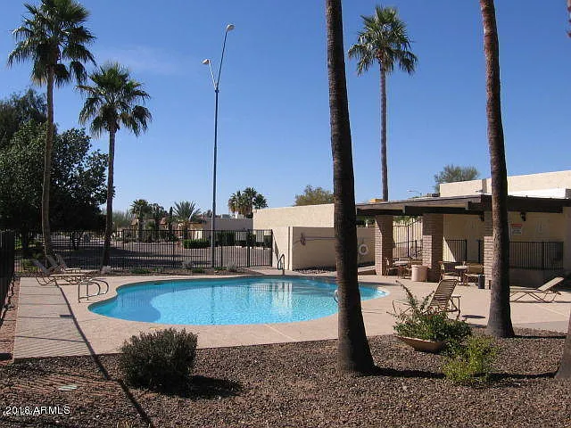 2534 E Villa Theresa Dr — Photo 24