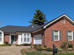 1028 Westgate Pl, Windy Hills, KY 40207