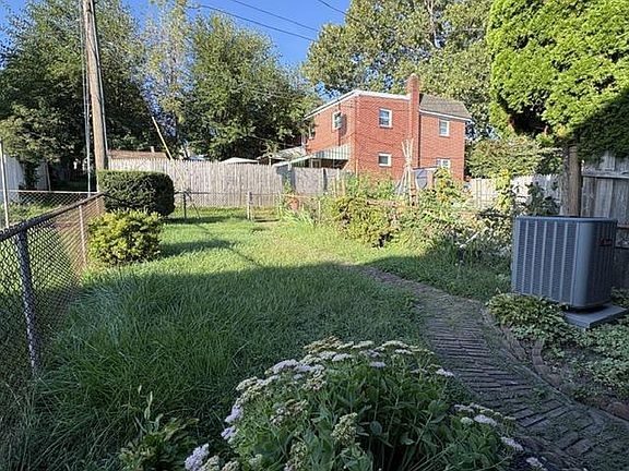 4th image of 510 Fairview Ave