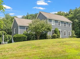 4 Blueberry Ln, Sterling, MA 01564