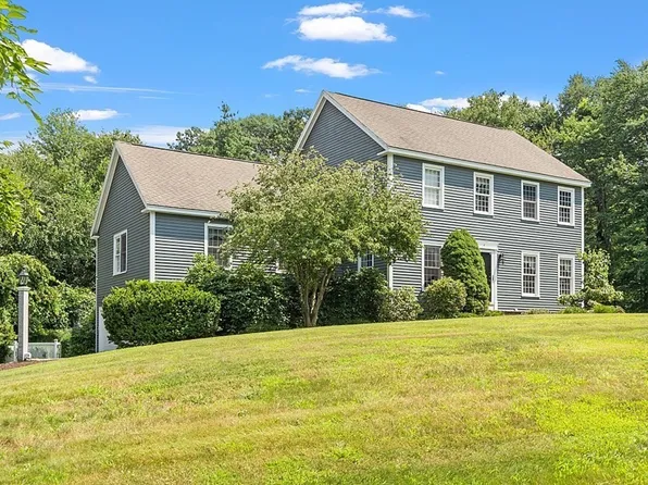 4 Blueberry Ln, Sterling, MA 01564