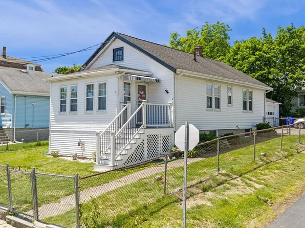 61 Sunnyside St, Hyde Park, MA 02136