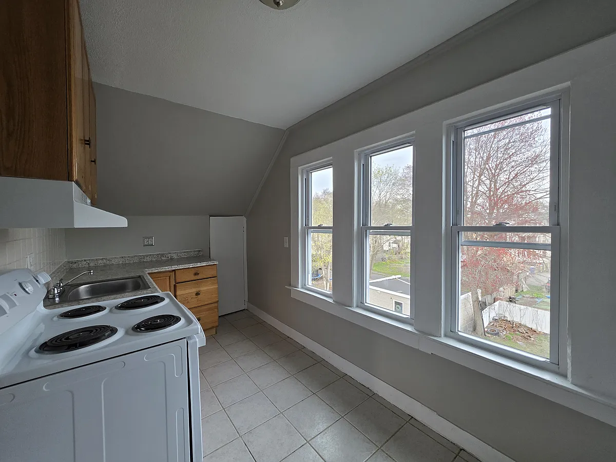 Building Photo - 299 Norton St #3C