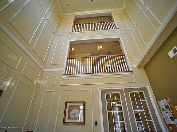 4th image of 525 Sophee Ln #1000