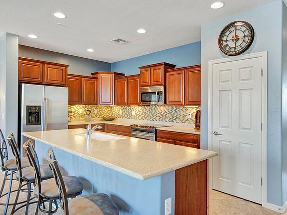 4th image of 2131 W TALLGRASS Trail #220