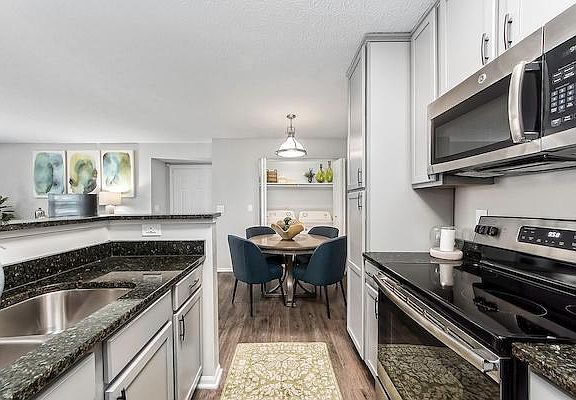 3rd image of 8804 Oak Village Blvd