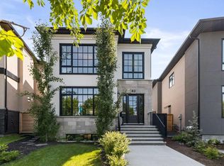 82 Valour Cir SW, Calgary, AB T3E7W4