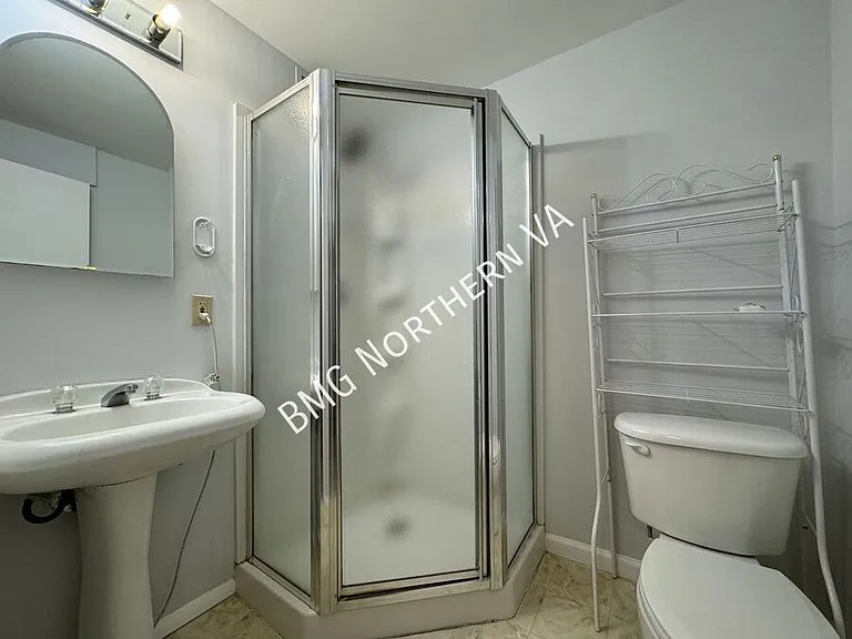 379 W Broad St — Photo 28