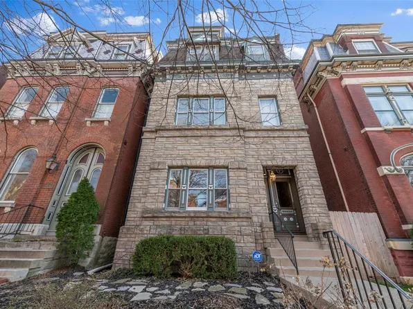 2328 Albion Pl, Saint Louis, MO 63104