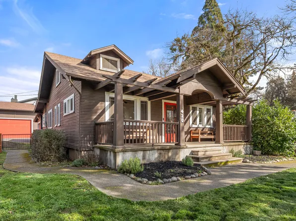 420 NW Savage St, Grants Pass, OR 97526