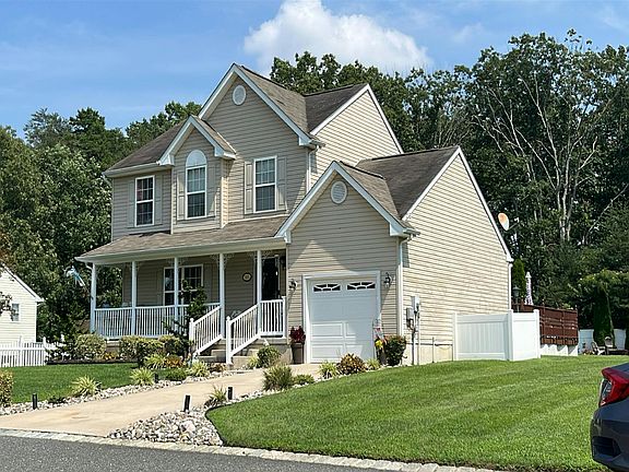 2nd image of 1111 Surrey Ave
