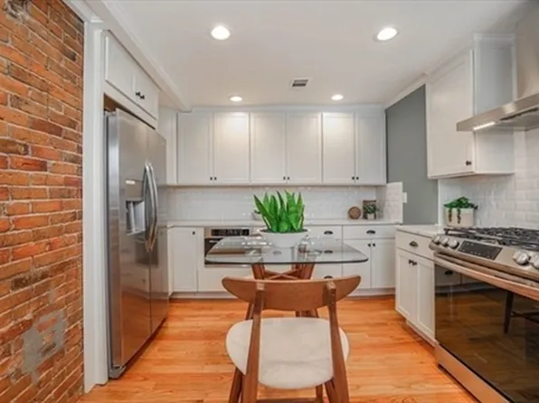 17 Rushmore St #15, Brighton, MA 02135