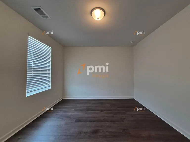 1081 Coldwater Dr — Photo 11