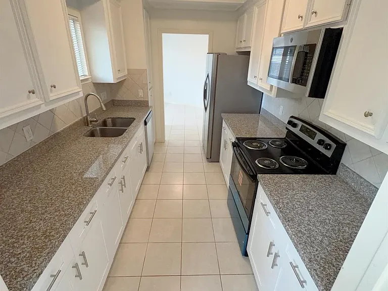 11852 Taylorcrest Rd #8 — Photo 12