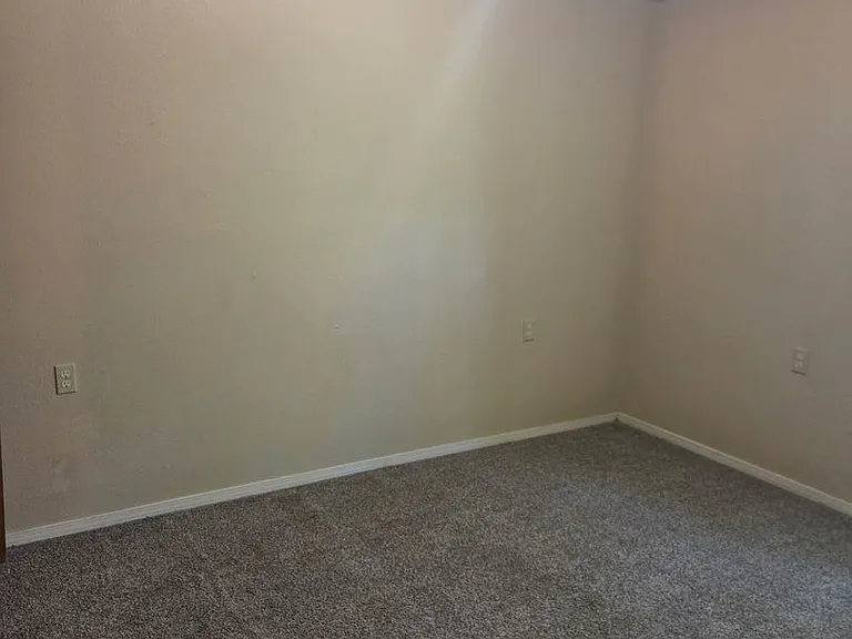 Douglas Apartments - 400 Judy Street - Heart of Branson — Photo 11