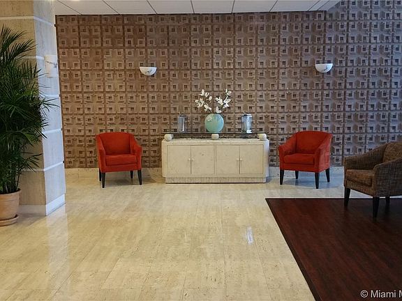3rd image of 2899 Collins Ave APT 840
