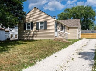 618 4th St, Colona, IL 61241