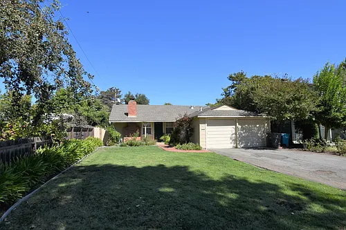107 Dunsmuir Way Photo 1