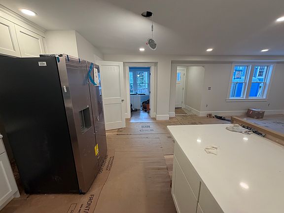 4th image of 3 Clarken Ct #4B