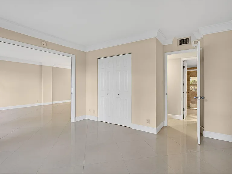 405 N Ocean Blvd #208 — Photo 22