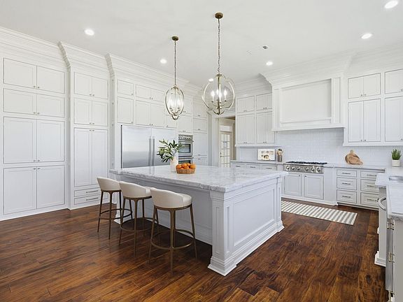 3rd image of 3811 Lake St