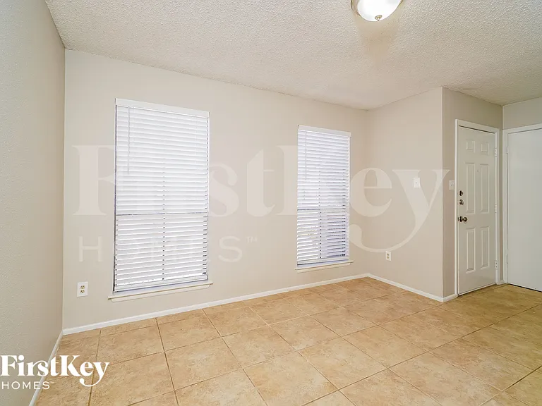 1702 Jay Schellman St — Photo 8