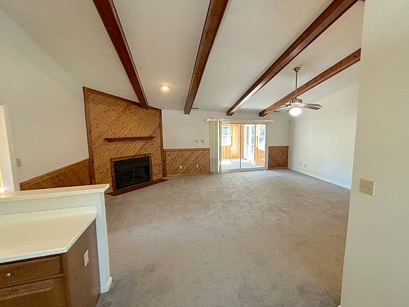 3rd image of 1400 Bayberry Ct S