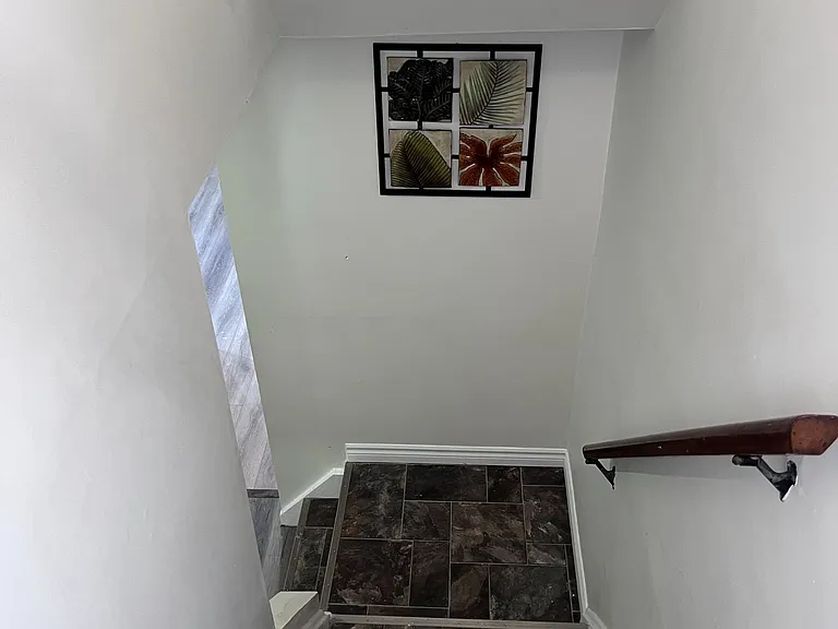 46 Radcliffe Cres — Photo 8