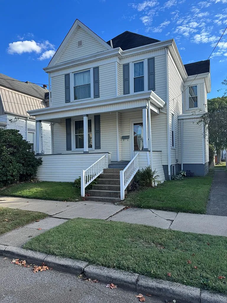 1309 CENTER STREET photo 1