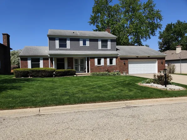 401 N Shepherd Hill Ln, McHenry, IL 60050