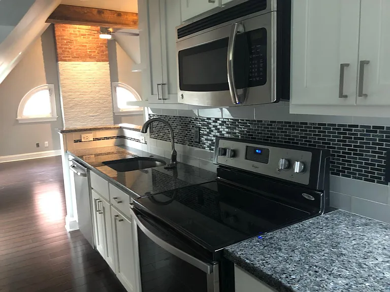 115 S Lake Ave #5 — Photo 4