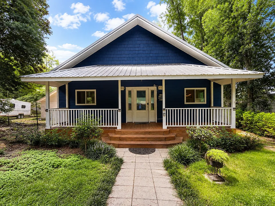 107 S Lake Dr