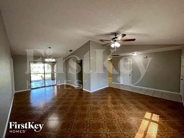 522 Beal St NW — Photo 3