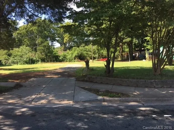 3313 Tuckaseegee Rd, Charlotte, NC 28208