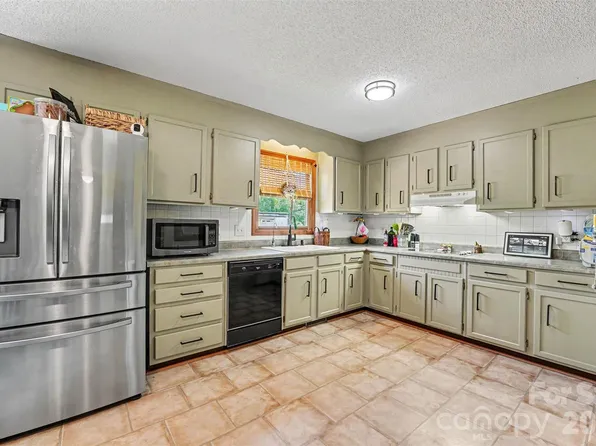 129 Laura Rd, Mooresville, NC 28117