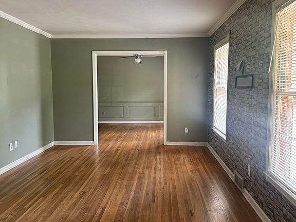 2nd image of 2951 Bannockburn Rd