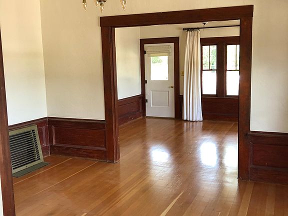 Dining room through to Living room