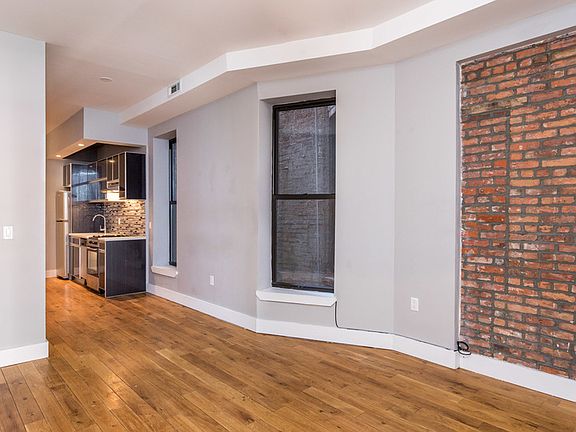2nd image of 1444 Pacific St #3B