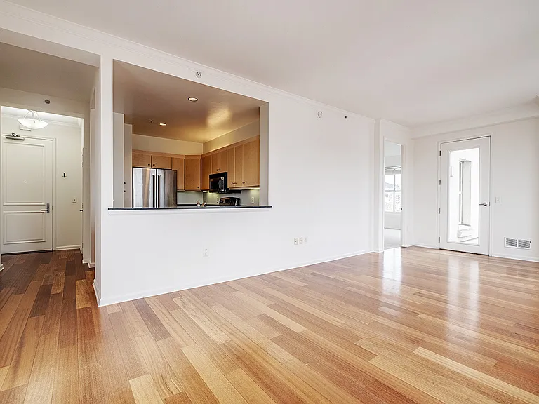 140 S Van Ness Ave #1131 — Photo 7