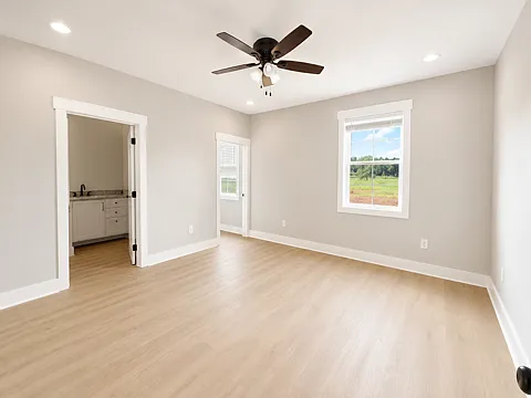 60 Feathered Oaks Blvd — Photo 2