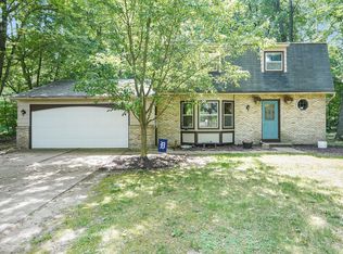 710 Dover Dr, Grand Rapids, MI