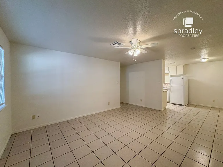 406 N Loop Dr #121 — Photo 11