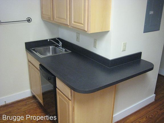 4th image of 669 Henrietta St