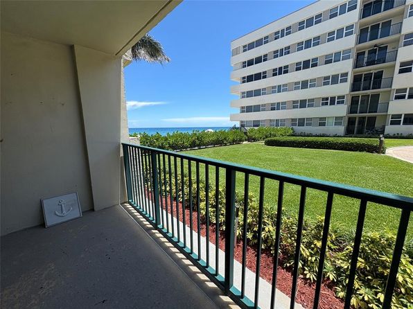 1239 Hillsboro Mile APT 104