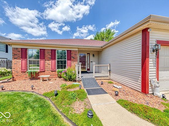 5th image of 2116 Waverly Dr