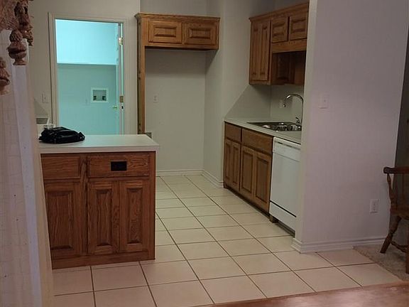5th image of 1505 City View Dr