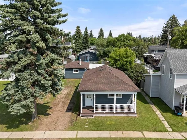 4925 W 54th St, Killam, AB T0B 2L0
