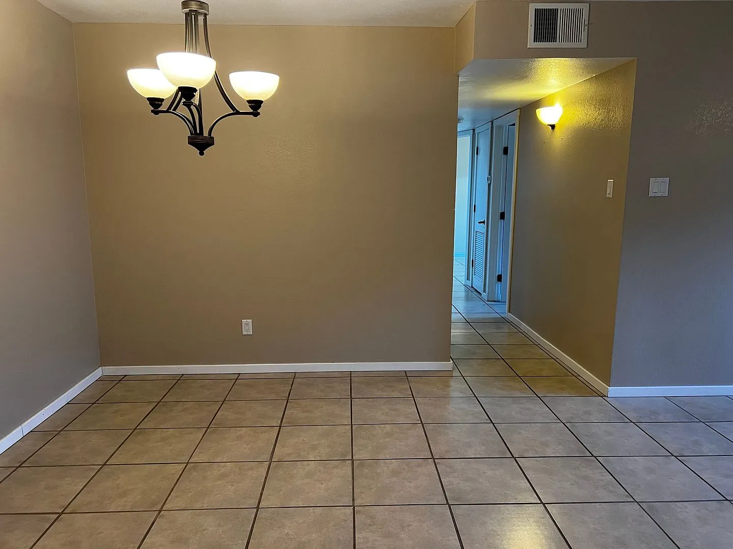 601 W San Mateo Apt 60 — Photo 2